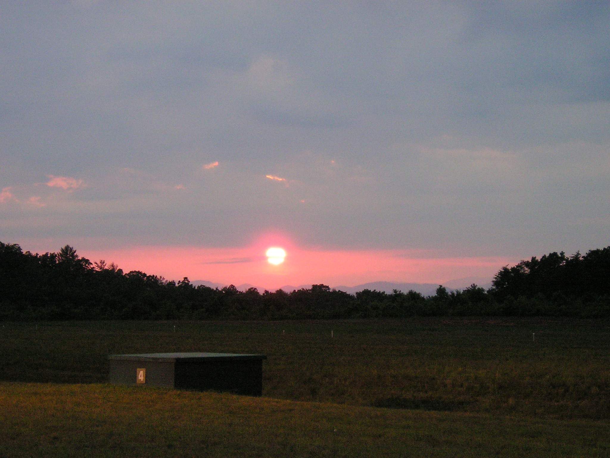 ss04flagssunset1nchgnew.JPG
